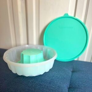 Tupperware Mint Green Jello Ring Mold